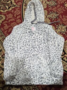 Cozy White & Gray Leopard Sherpa Hoodie